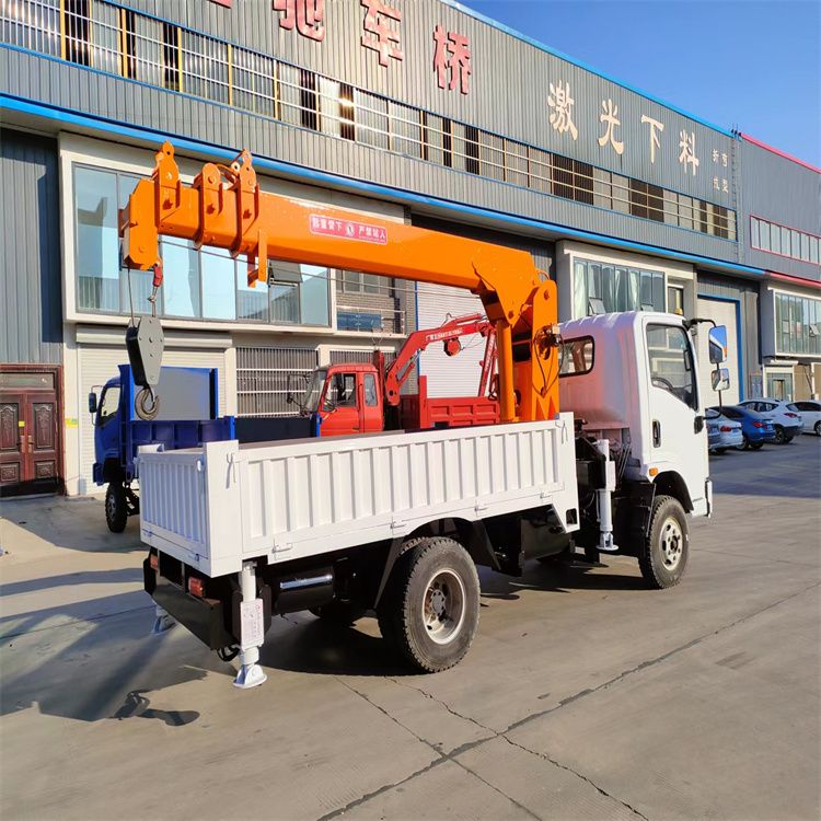 阿拉善右旗三轮随车吊定制 农用改装机自备吊中瑞长期出售