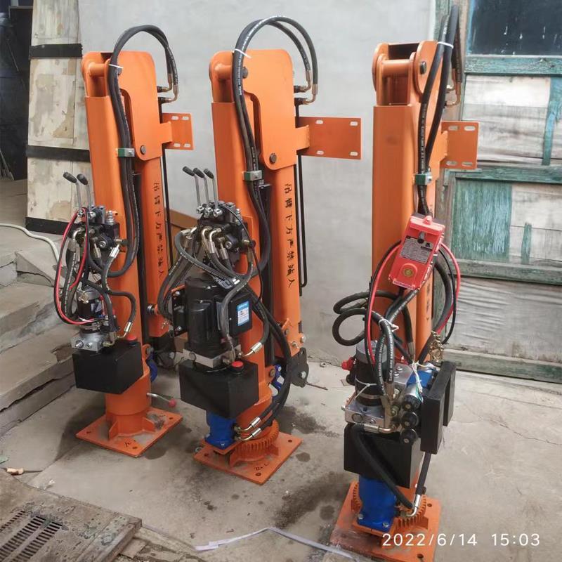 阿拉善右旗重汽蓝牌随车吊 3.2吨 国六动力强 液压驱动 农用自卸起重机